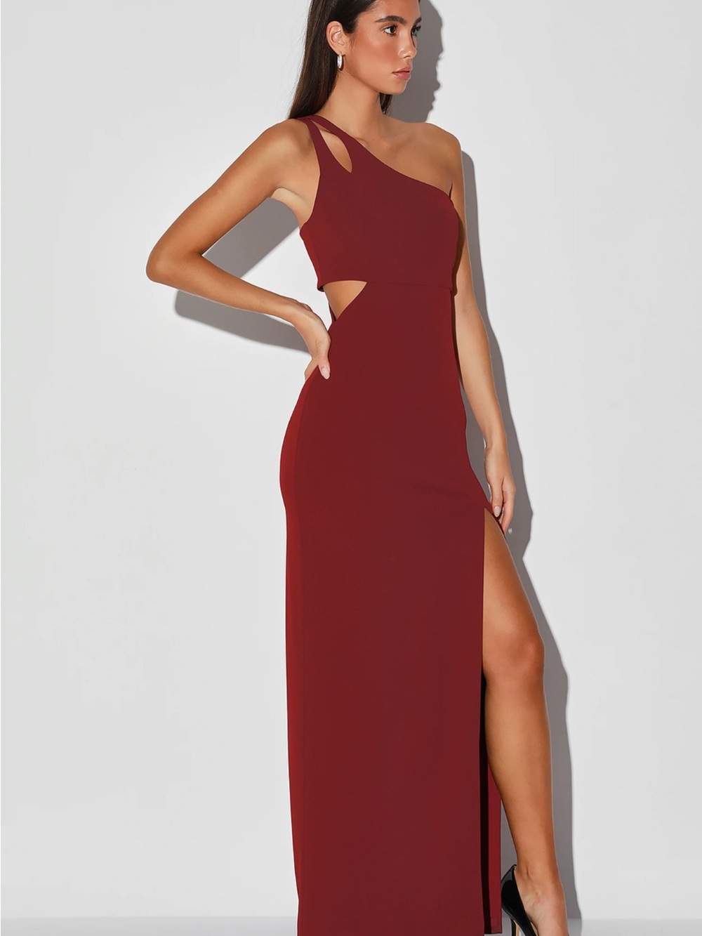 Lulu's One-Shoulder Cutout Maxi Dress in Burgundy